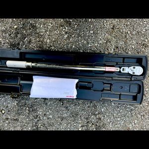 Snap on 1/2” flex head torque wrench